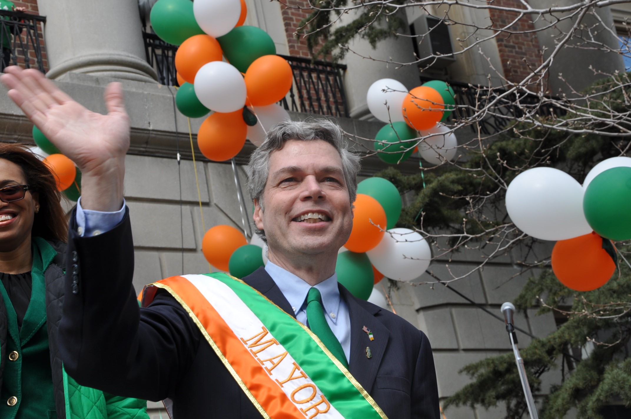 Mayor Roach Greets Participants